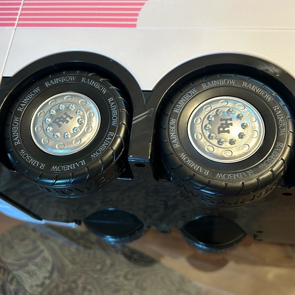 Rainbow High Working Stage Lights Vision World Tour Bus & Stage 4-in-1 Deluxe - Picture 10 of 11